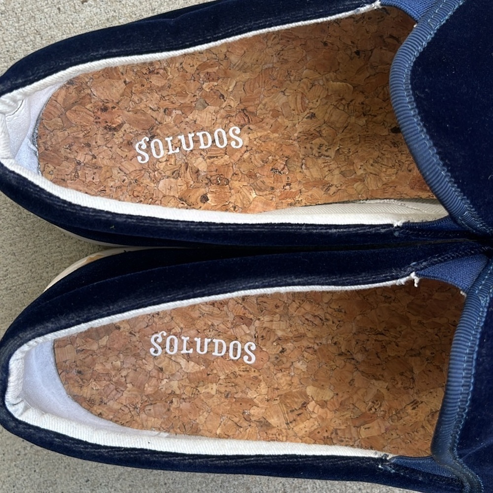 SOLUDOS Velvet Llama Sneaker in Navy Size 8.5 - Picture 7 of 14